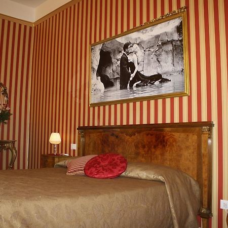 Bed and Breakfast Le Sorelle Lumiere à Rome Chambre photo