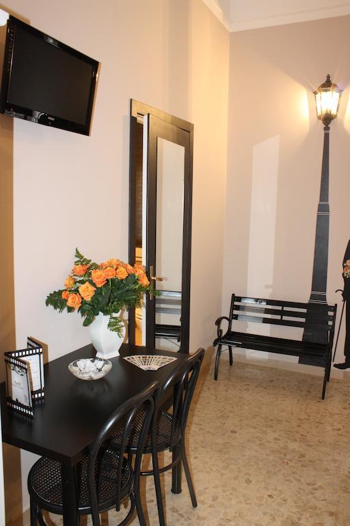 Bed and Breakfast Le Sorelle Lumiere à Rome Chambre photo