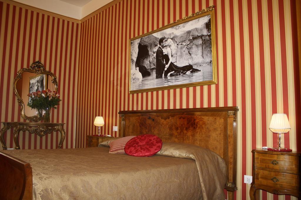 Bed and Breakfast Le Sorelle Lumiere à Rome Chambre photo
